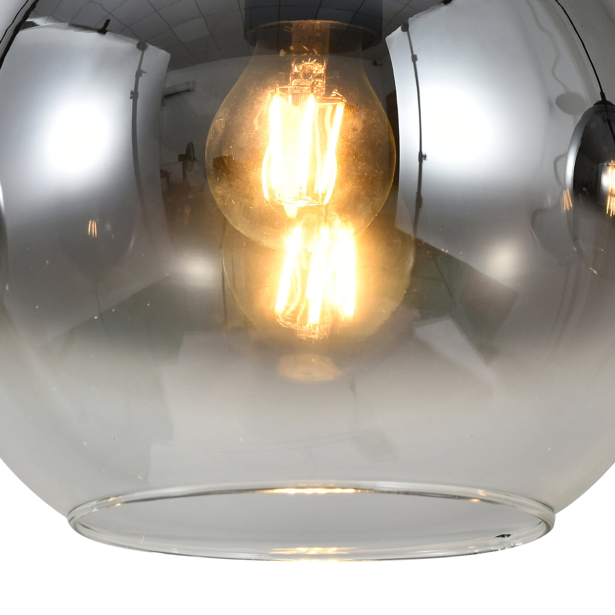 Sort pendellampe med falmet glas – 3 aflang lyskilder | Monari