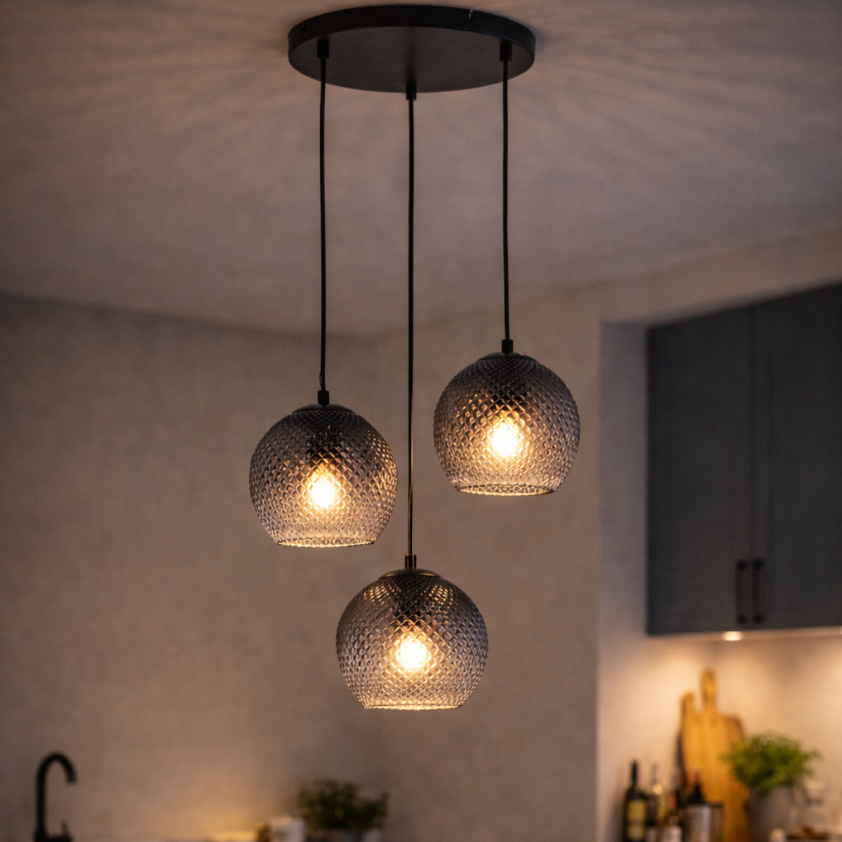 Lisa Pendellampe – 3 Lys – Ribbet Falmet Glas