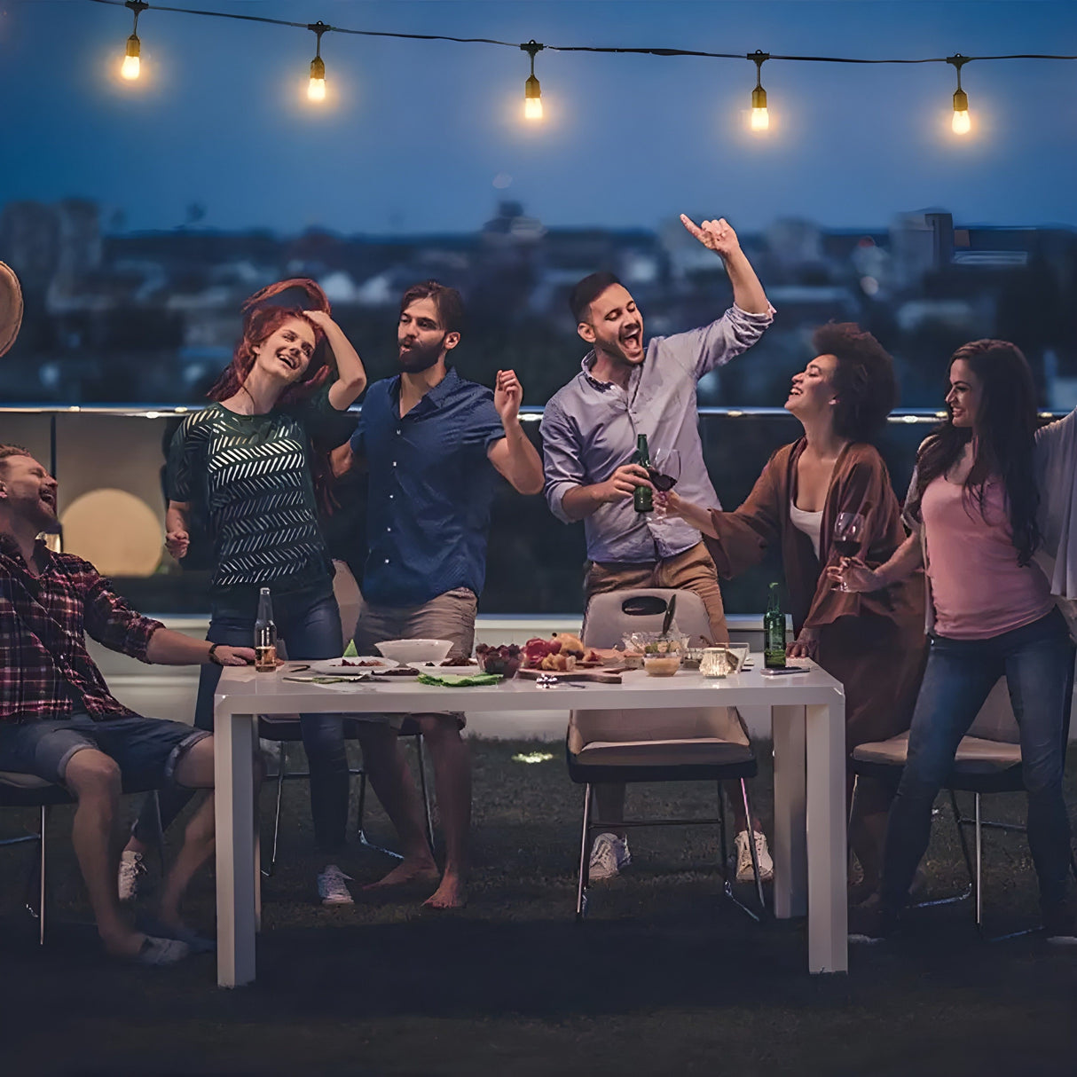 Solcelledrevet havelyskæde - 30x LED - 20m - Varm hvid 2700K - IP65 - Med fjernbetjening