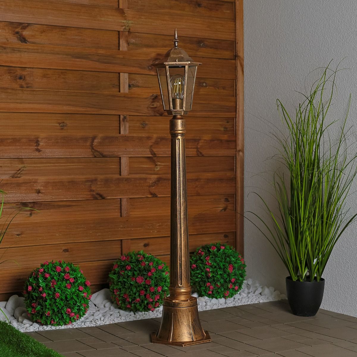 Havelampe – Lav udendørs lanterne på stang – 1 m høj – E27 – Patina