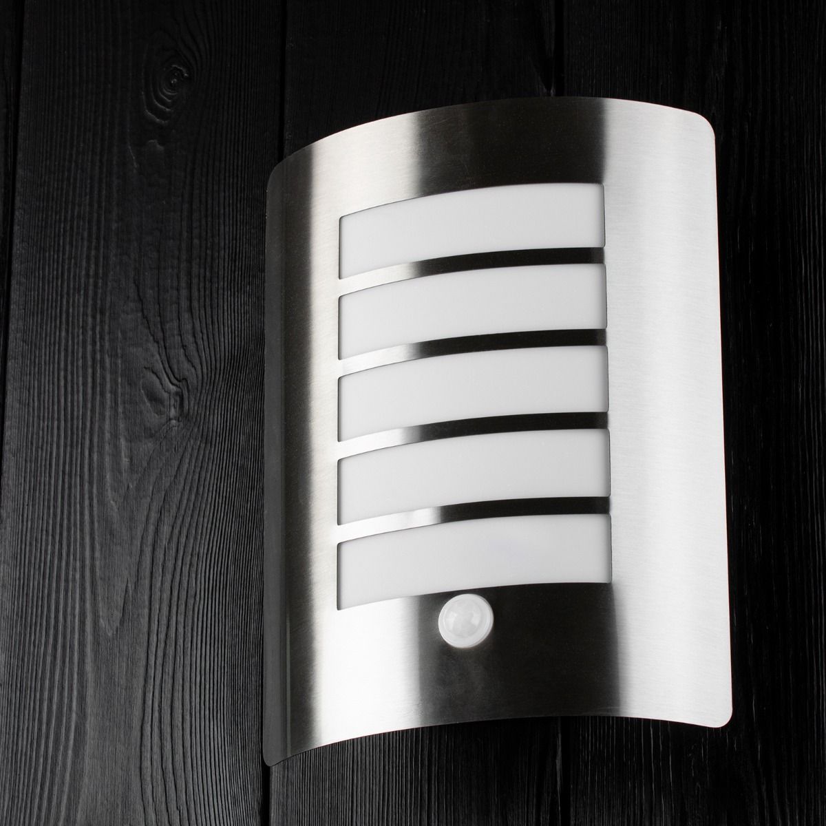 Væglampe med bevægelses- og skumringssensor - E27-fatning - udendørs