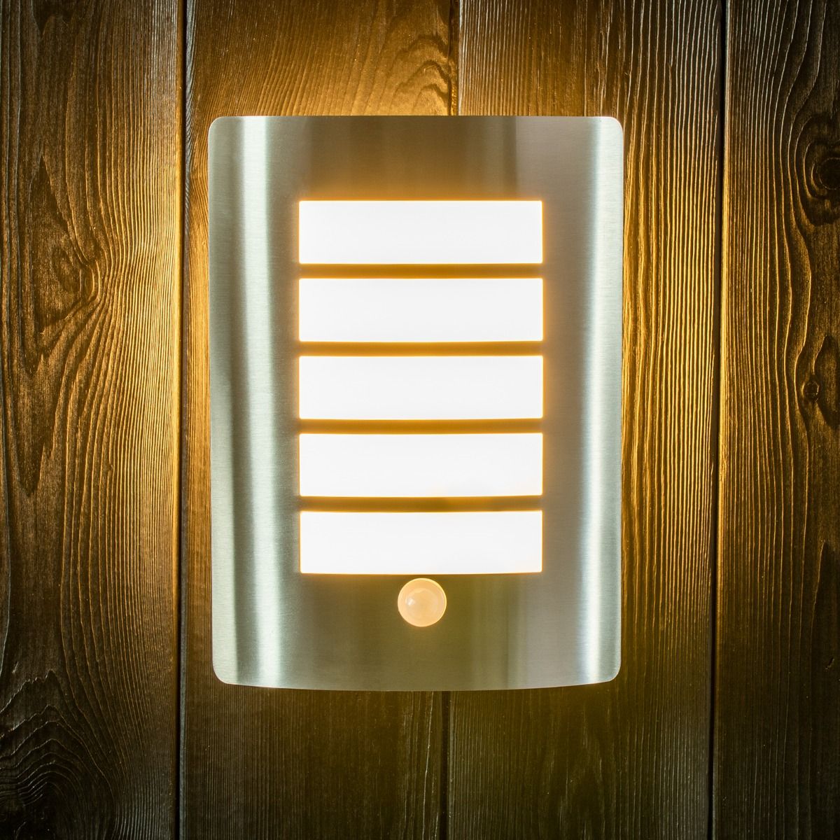 Væglampe med bevægelses- og skumringssensor - E27-fatning - udendørs