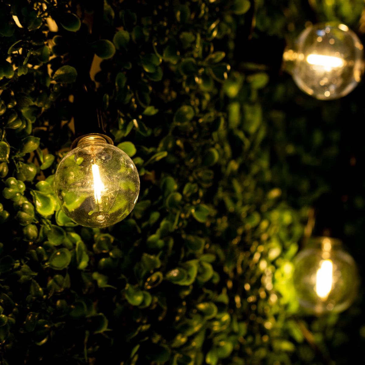 Udendørs lyskæde 15,2m – 30x LED-kugler 3000K med fjernbetjening