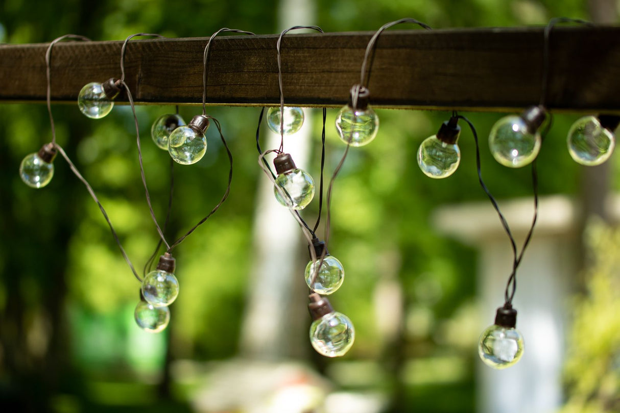 Havegirlande – 30x LED-kugler – 10,6m – Varm hvid 3000K – Vejrbestandig og dekorativ